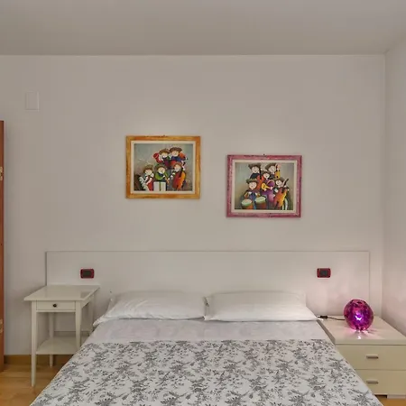 Velez Apartman Pisa